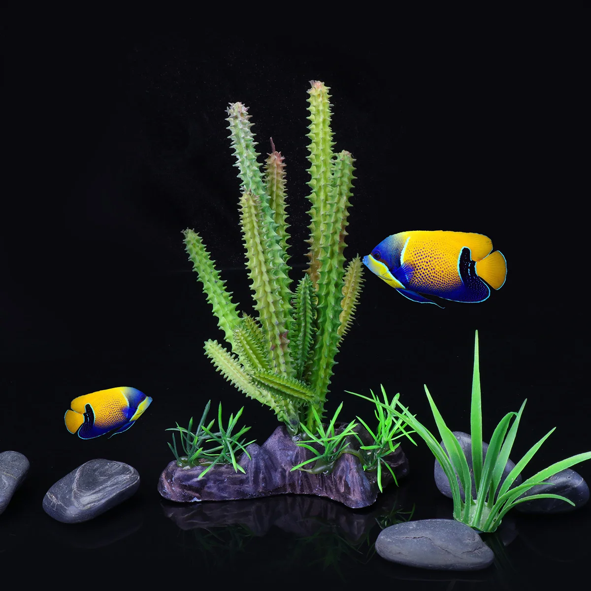 

Lifelike Aquarium Plants Fish Tank Decoration Artificial Plastic Plants Ornament Realistic Look Safe for Fresh and Salt Water