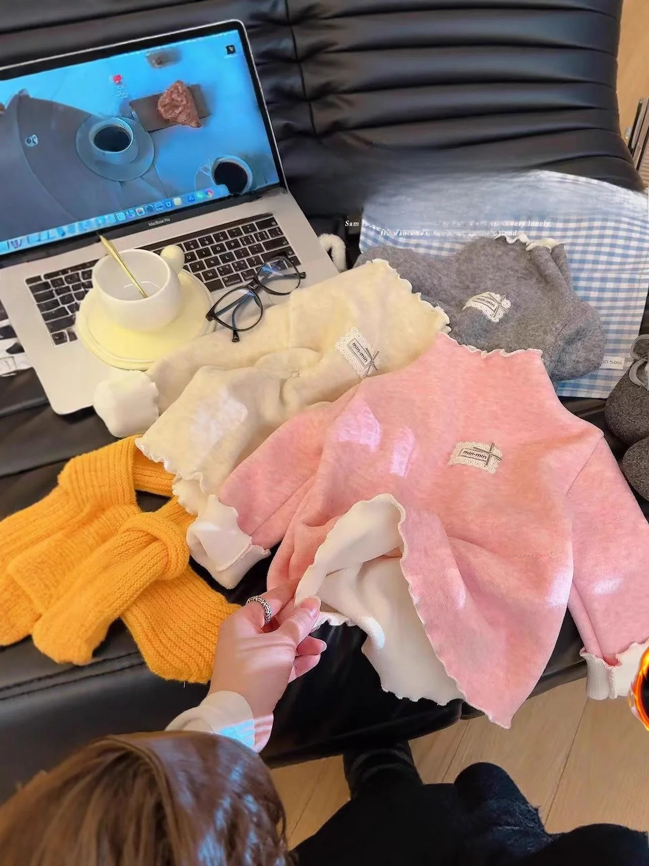 

Утепленный шерстяной шелковый базовый топ с длинным рукавом и высоким воротником, детский свитер, милая внутренняя одежда для девочек, новинка зимы