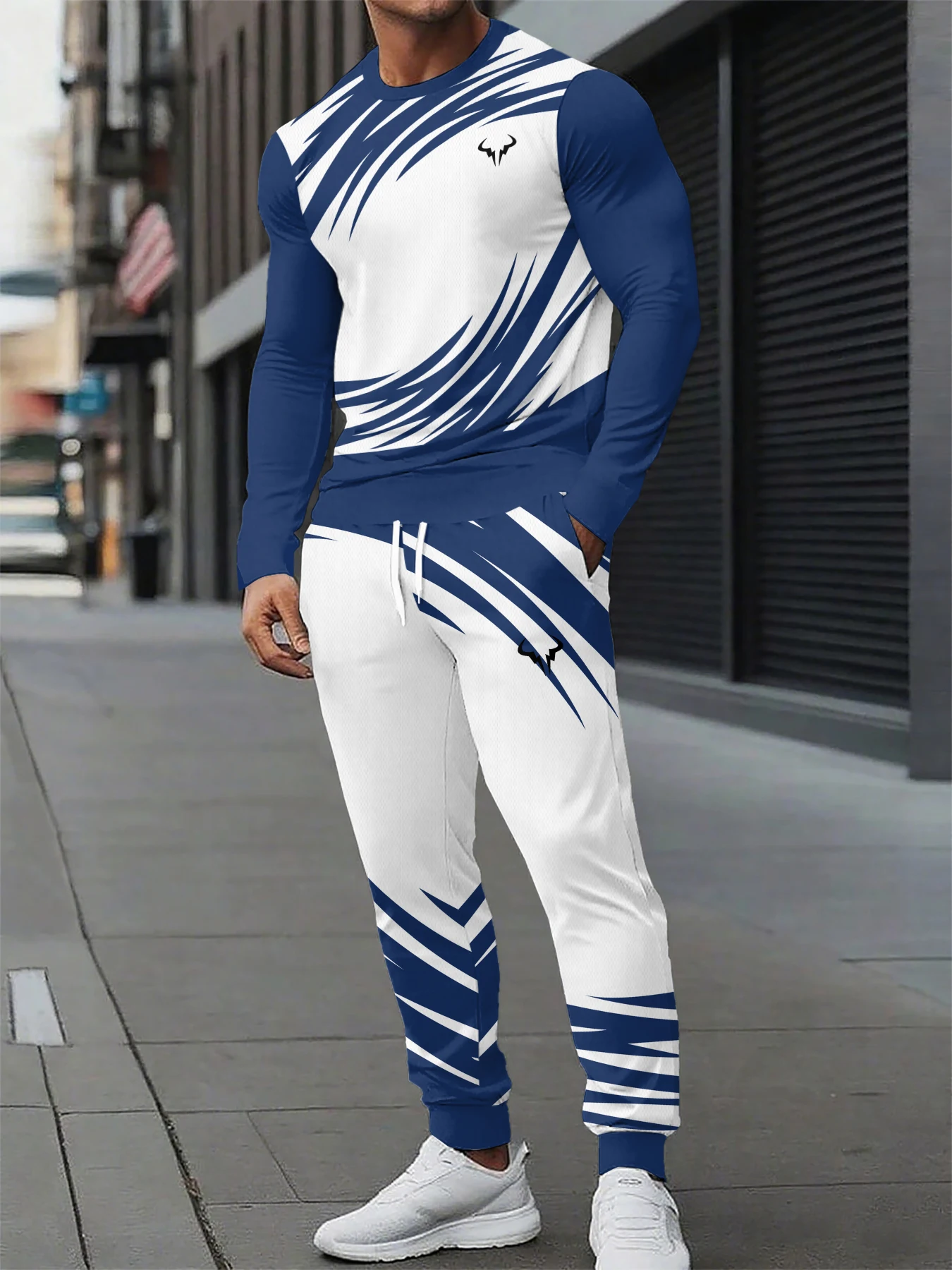 

The new men's round-neck sweatshirt set for Spring and Autumn 2025 features street fashion and comfort with 3D pattern printing