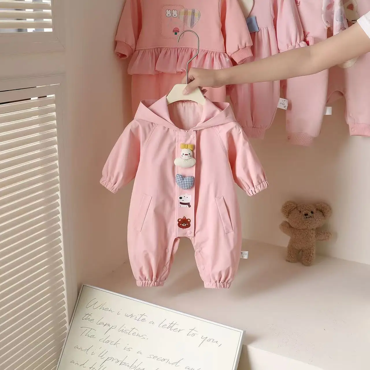 

Baby onesie fashion jacket super cute going out climbing clothes spring and autumn baby girl onesie hooded jacket