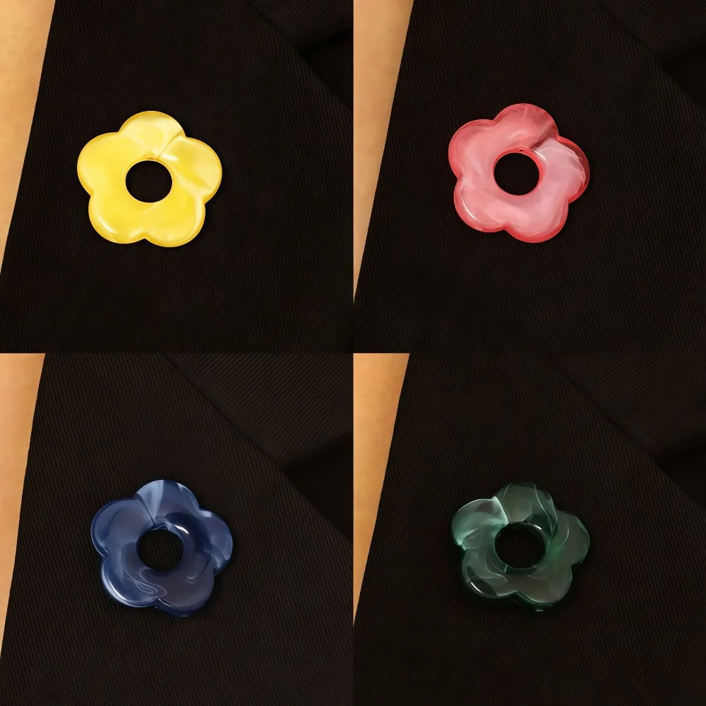Trendy Sweet Colored Acrylic Hollow Flower Eyeglass Brooches for Women Multi-function Button Suit Glasses Scarf Buckle Jewelry
