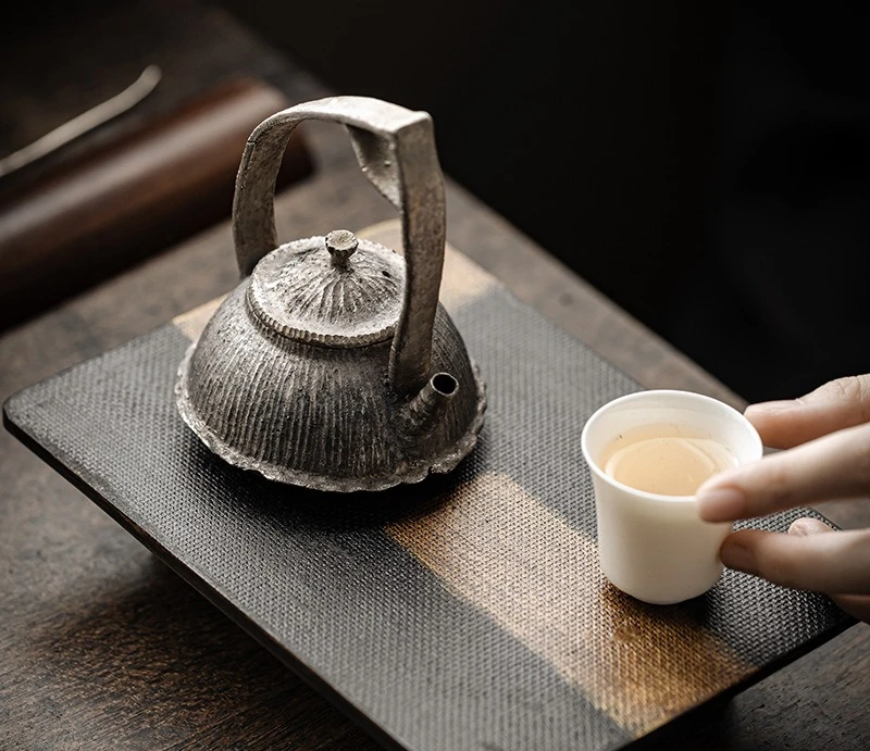 Japanese-style self-lifting beam pot retro hand-squeezed coarse pottery teapot Kung Fu tea set