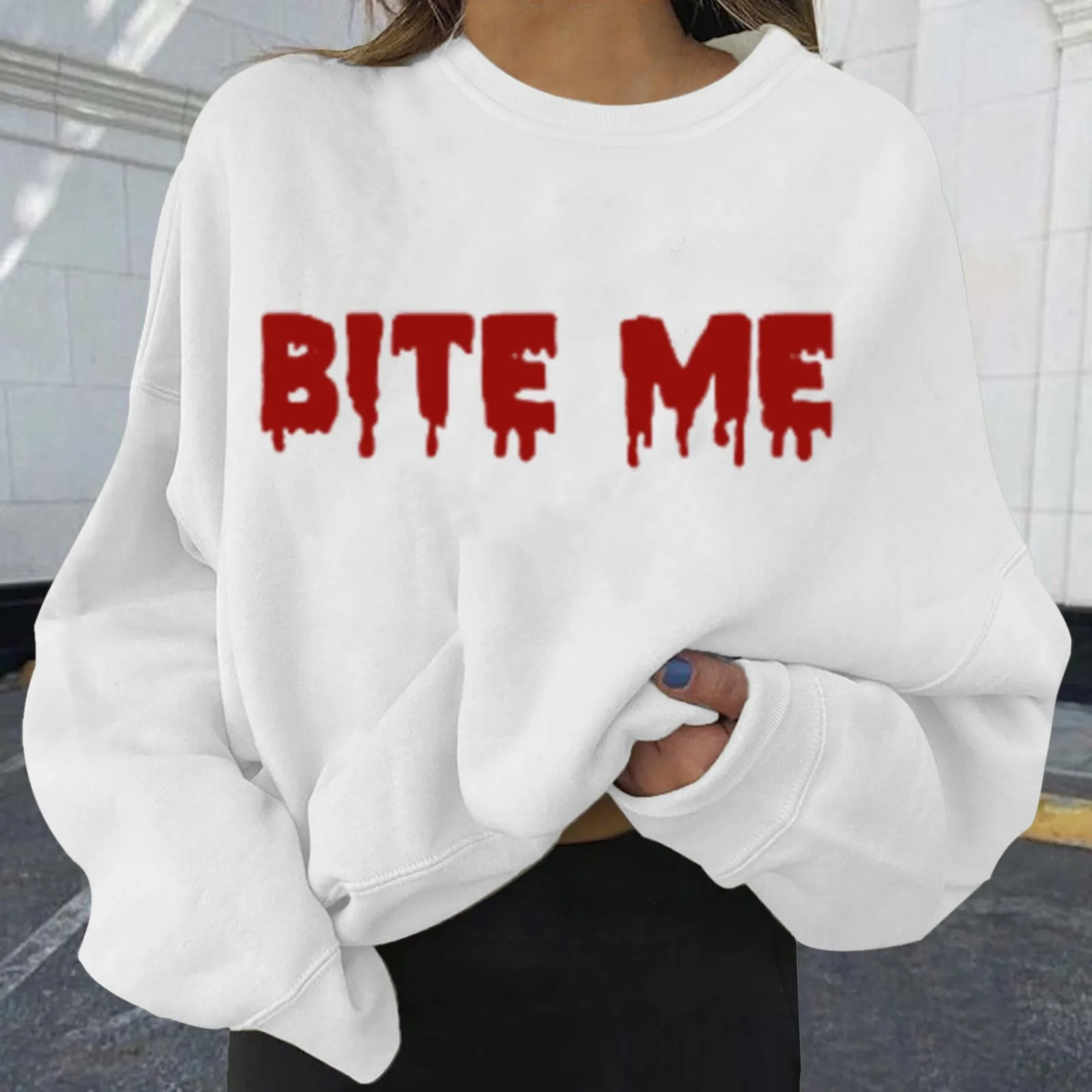 เสื้อสเวตเตอร์พิมพ์ลายตัวอักษร Bite ME ของผู้หญิงเสื้อสเวตเตอร์ไม่มีหมวกฮาโลวีนเสื้อคอกลมลำลองพิมพ์ลายแขนยาว hoodie