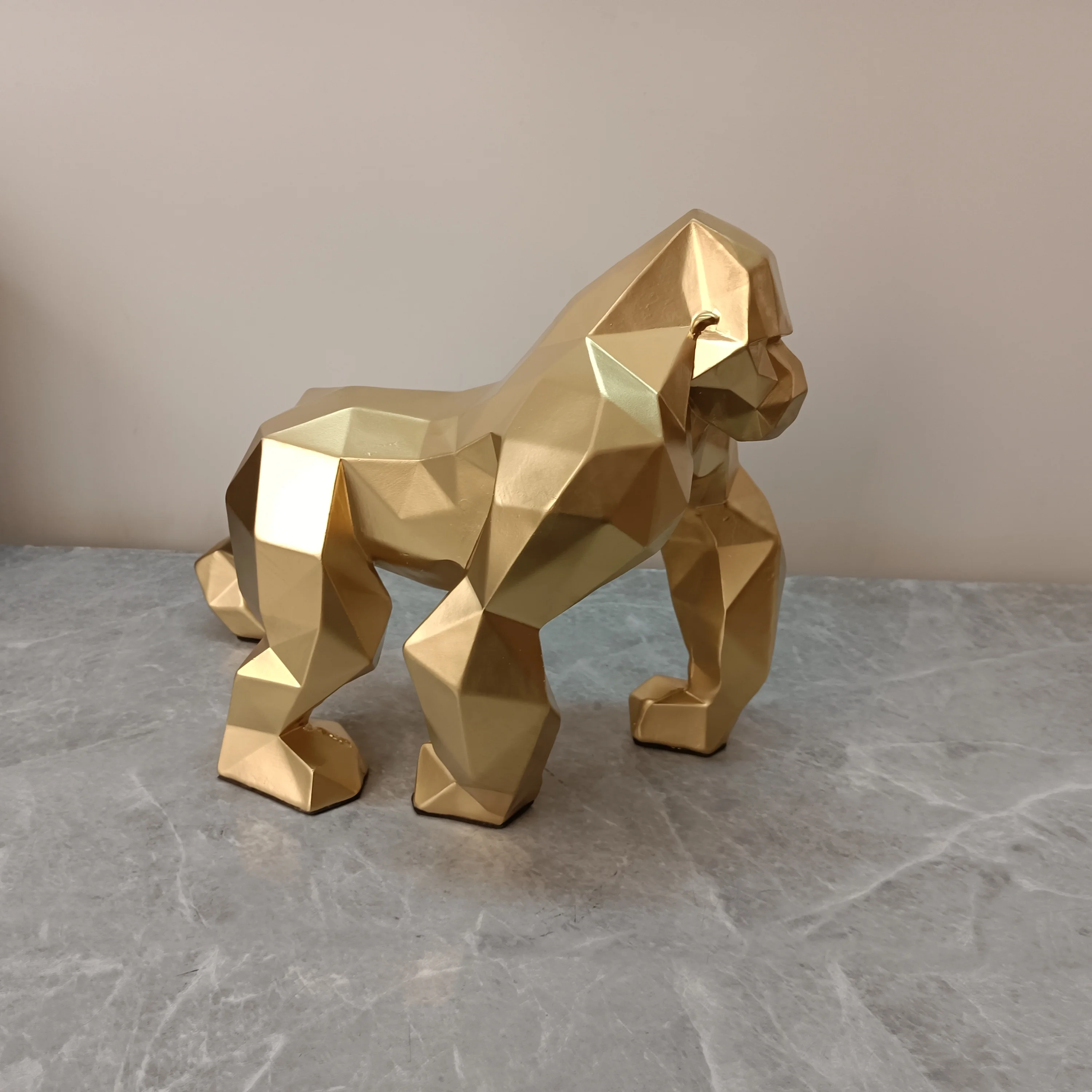 Modern Home Decor Luxury Gold Geometric Gorilla Animal Statue Tabletop Figurine Creative Resin Craft Sculpture