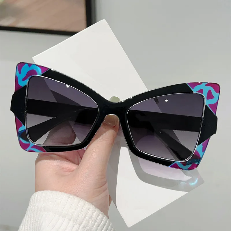 

2025 New Butterfly Frame Personalized Color blocked Dopamine Sunglasses Exaggerated Trendy Street Sunscreen Sunglasses