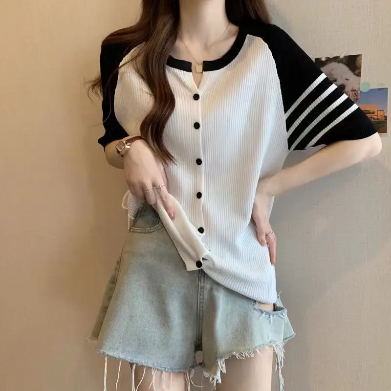 

2023 Summer Fashion Trend V-neck Knit Contrasting Striped Middle Sleeve Single Breasted Cardigan Casual Loose Oversized Shirt