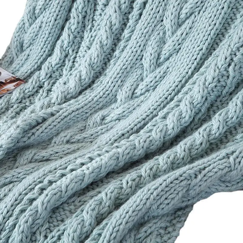 

Coarse wool, hand-woven blankets, arm-knitted blankets, sofas