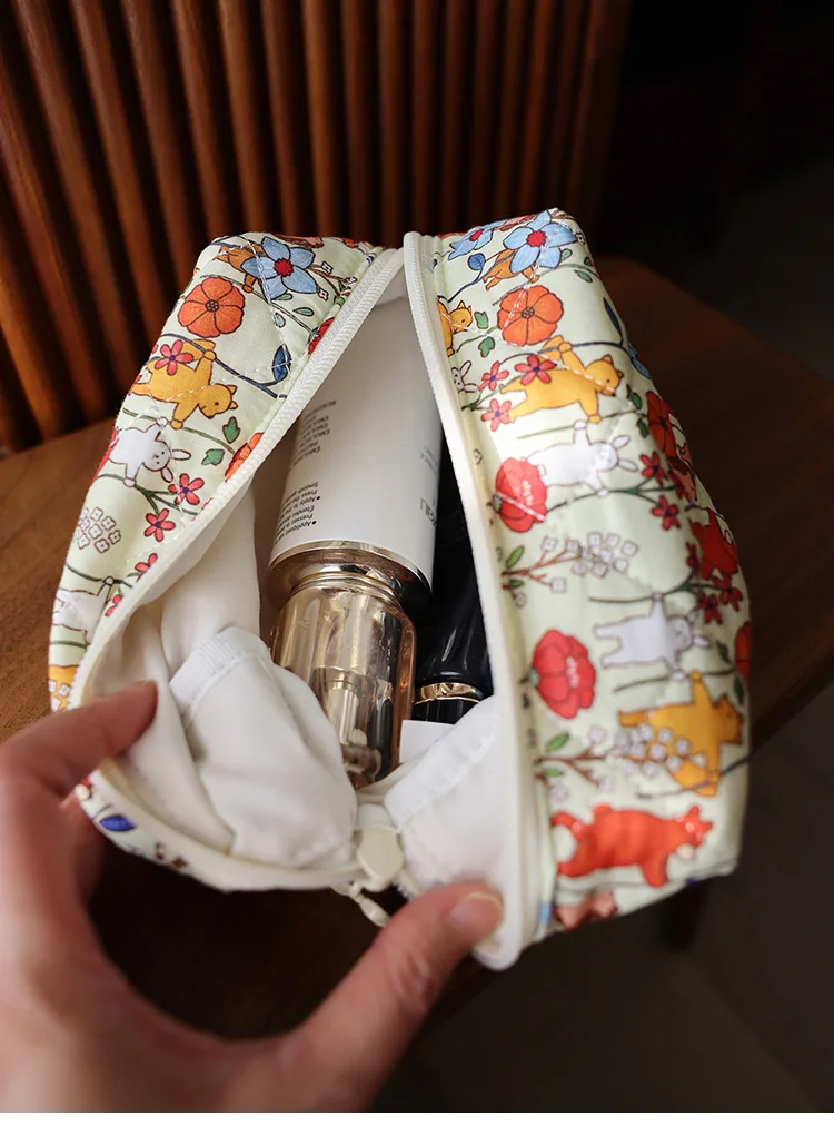 Tragbare Kosmetiktasche, niedlicher Cartoon-Blumendruck, Kulturbeutel, Reisebedarf, Aufbewahrungstasche für Hautpflege, multifunktionale Liner-Tasche – Detail 5