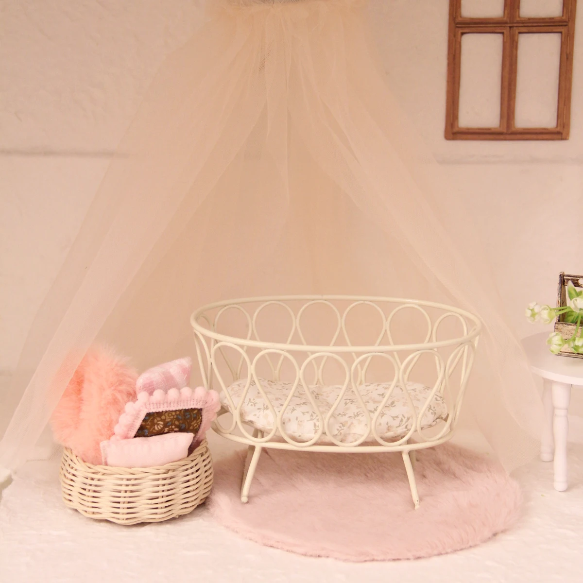 Metal cradle + lace bed curtain (available individually or as a set), 1:8/1:12 scale mini house decoration home ornament