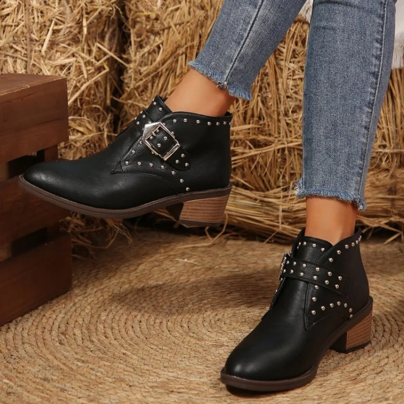 Fall-winter 2024 fashion plus-size Chelsea boots for women Studded and buttoned casual ankle boots for women Martens