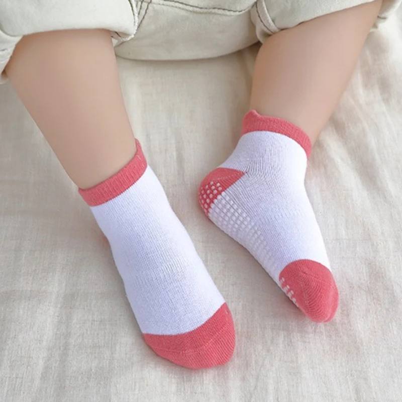 6 أزواج من جوارب الأطفال للربيع والخريف والطقس الكرتوني بجزء سفلي كامل ومضاد للانزلاق جوارب متوسطة للأطفال والأولاد والبنات