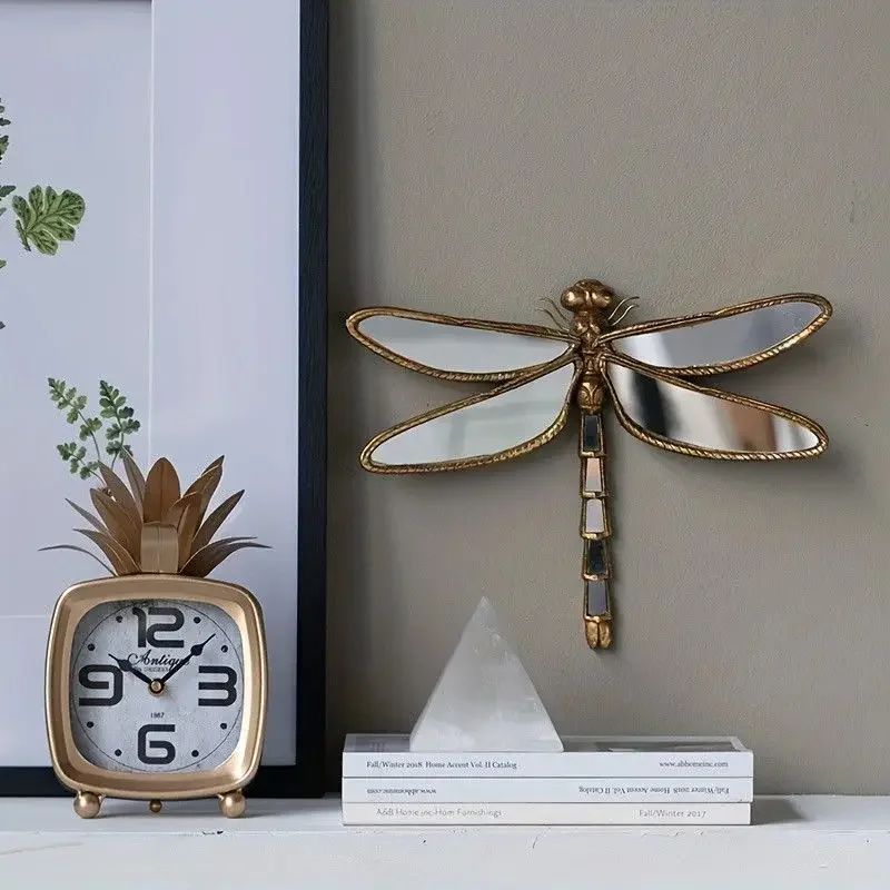 1PCS Light luxury retro old resin dragonfly pendant creative Barcelona butterfly background decorative wall hanging