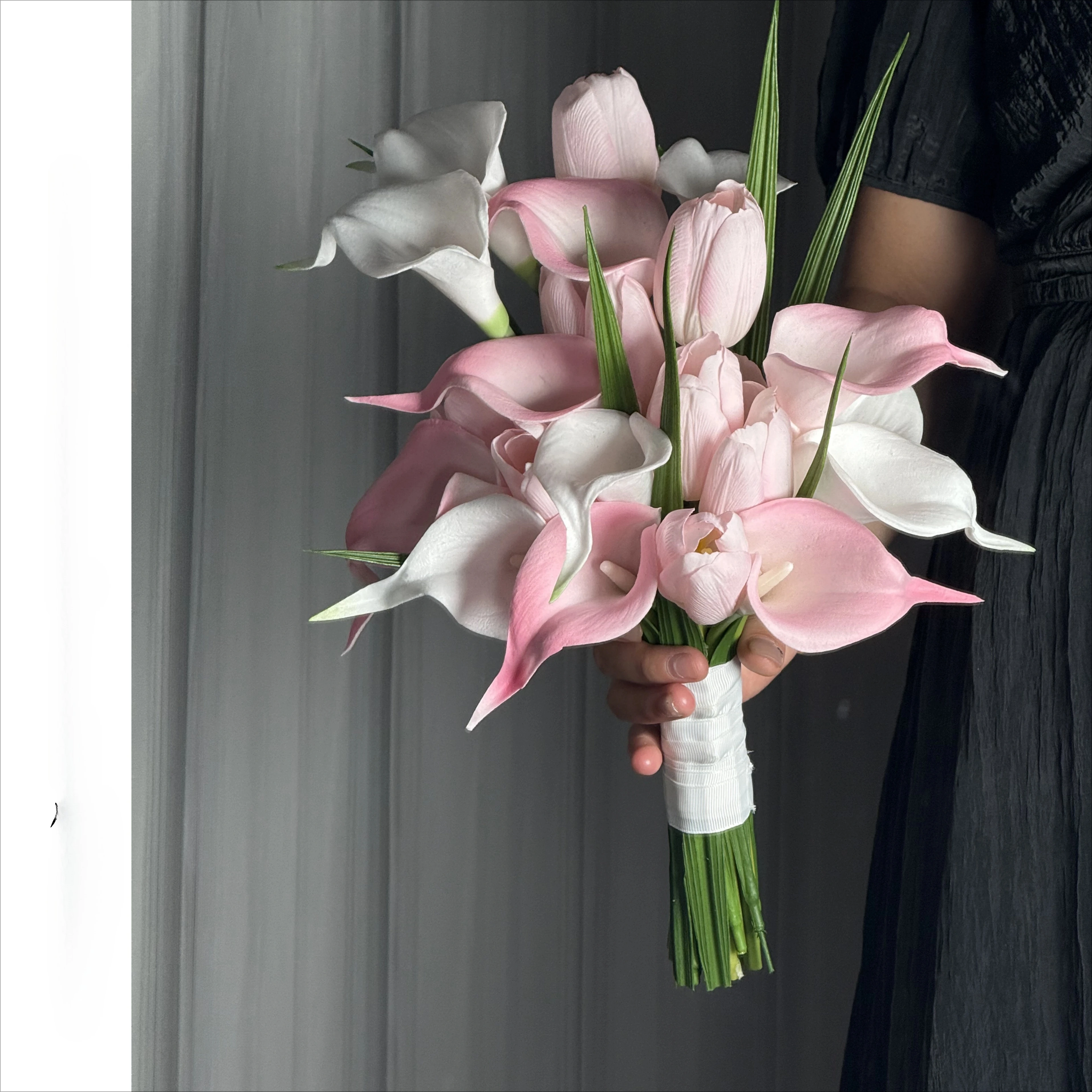 

DIY hand bouquet wedding bridal kiss bouquet Korean pink calla lily simulation flower certificate flower waterfall shape