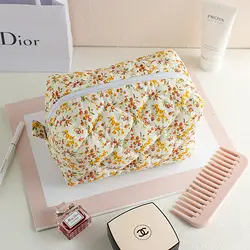 Borsa per il trucco floreale mirose percalle interna da viaggio per la cura della pelle borsa con cerniera gialla Organizer da toilette per borsa per il trucco trapuntata di bellezza