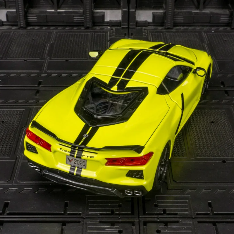 Maisto 1:24 simulation Chevrolet Corvette C8 alloy car model, doors and hood can be opened  rich details, fine workmanship view 2