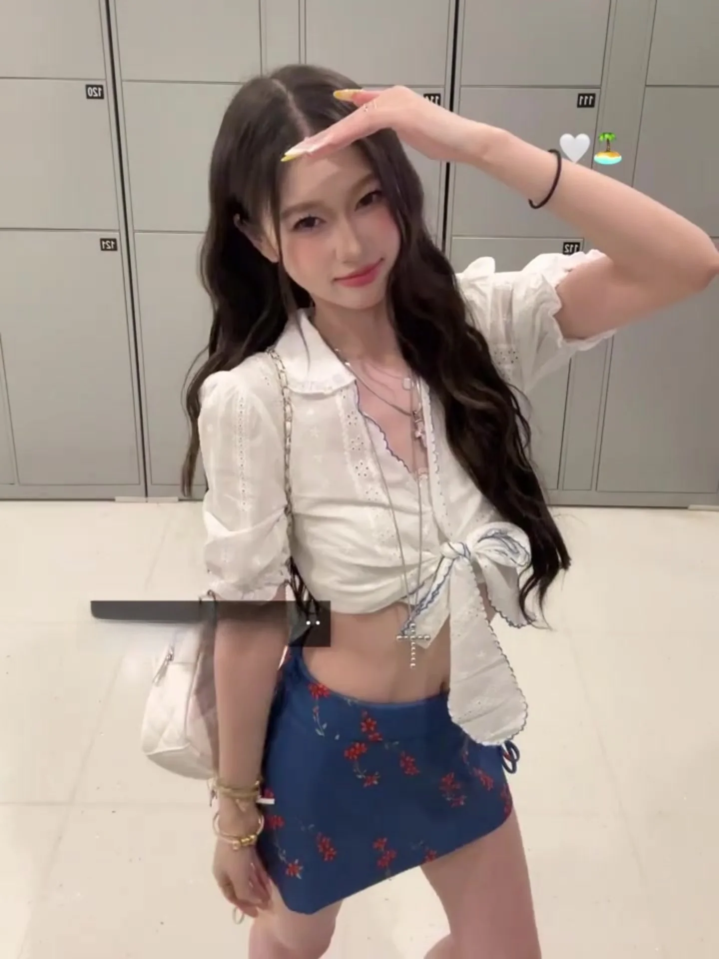 

White Embroidered Belted V-Neck Short Sleeve Shirt Women's Summer Top Slim Fit Short Length Belly Baring French Style Shirt
