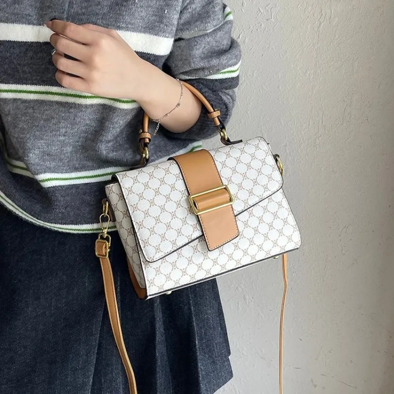 

New Model 2025 Women's Crossbody Bag, Retro Printing Handbag, Unique Female Bag for Students and Young Ladies