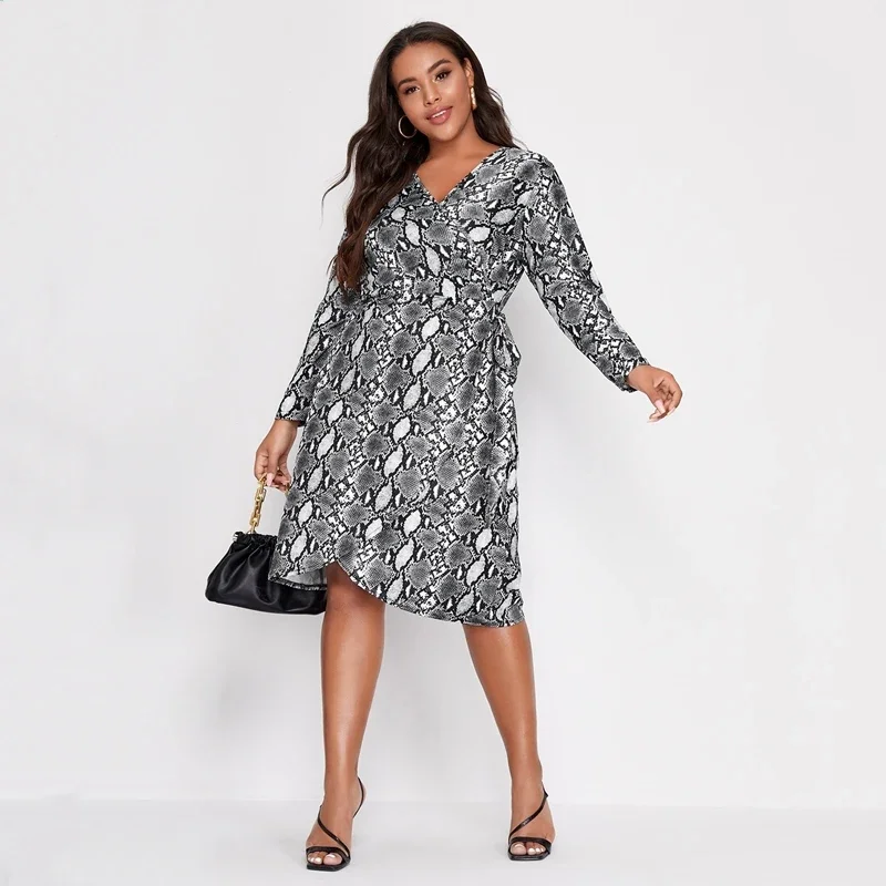 Plus Size Long Sleeve Spring Autumn Elegant Wrap Dress Women Sexy V-neck Snake Tie Waist Fit Flare Dress Large Size Midi Dress