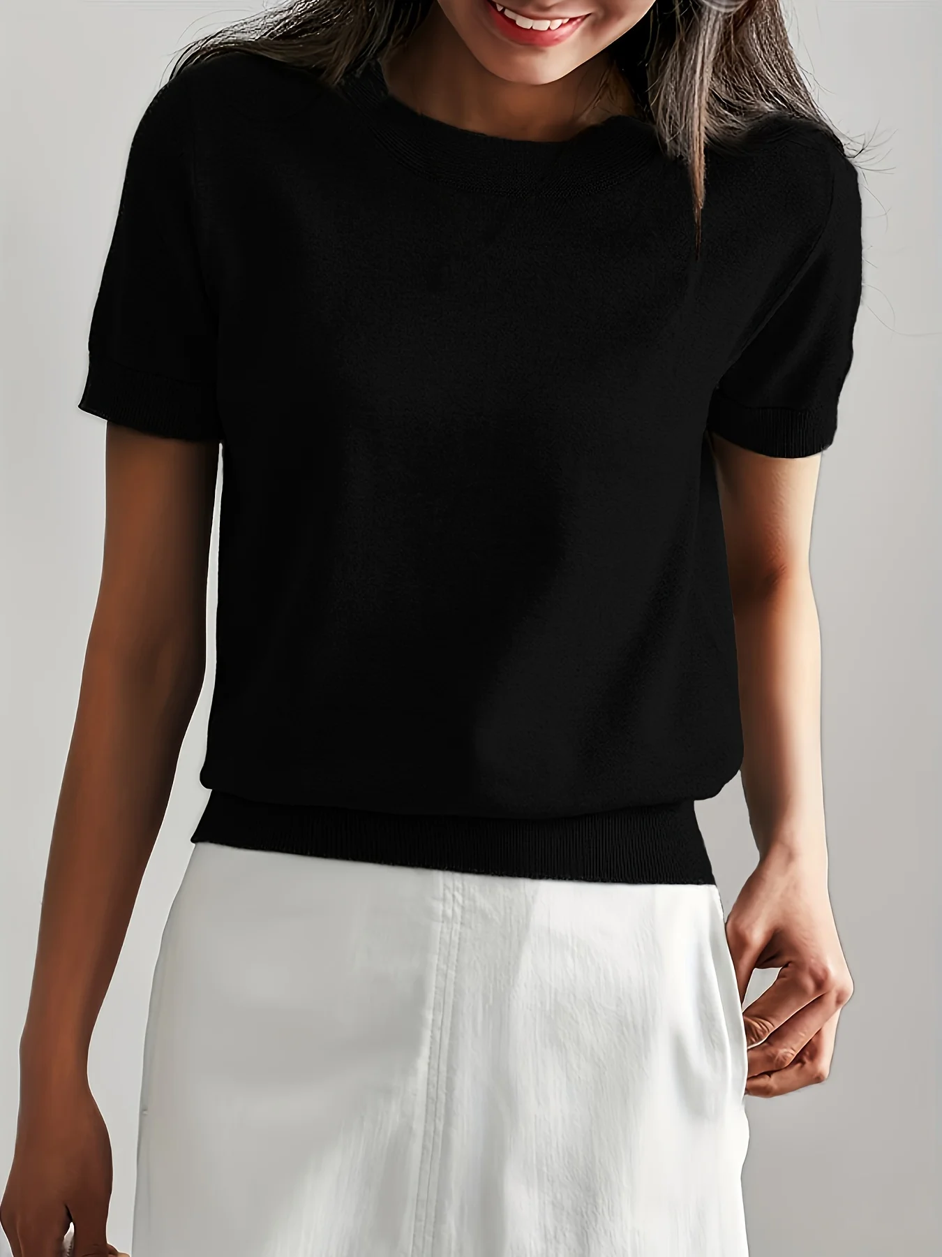 

New Simple Casual Outdoor Lightweight Pullover Round Neck Women's Solid Color Short Sleeve Knit Top