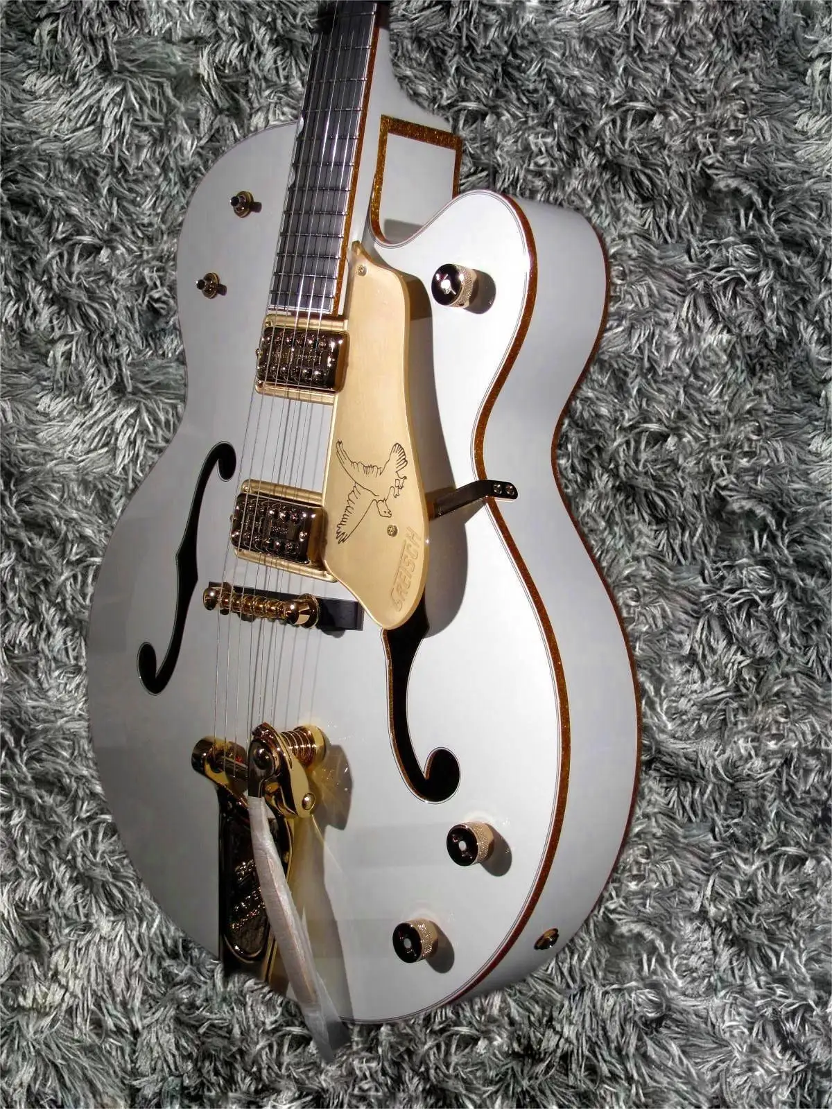 Hot sell good quality white Fal-con Semi Hollow Body Jazz Electric Guitar With Bigs Tremolo ebony fingerboard, High Quality can