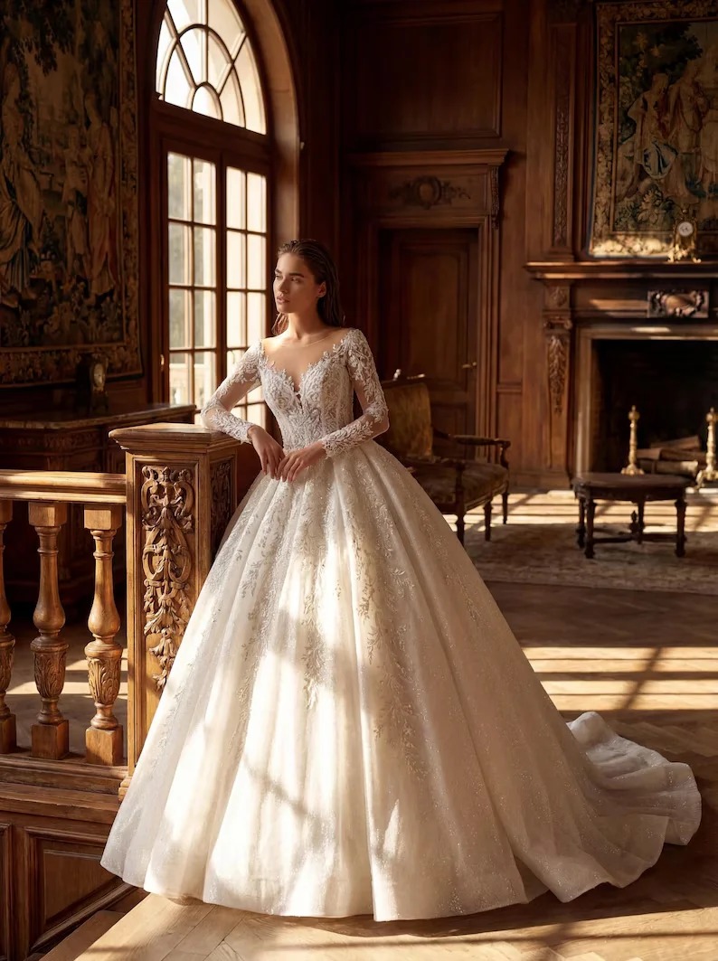 

Elegant Long Sleeve Lace Ball Gown Wedding Dress For Bride 2026 Luxury Beaded Sparkly Tulle Bridal Gown With Train Customized