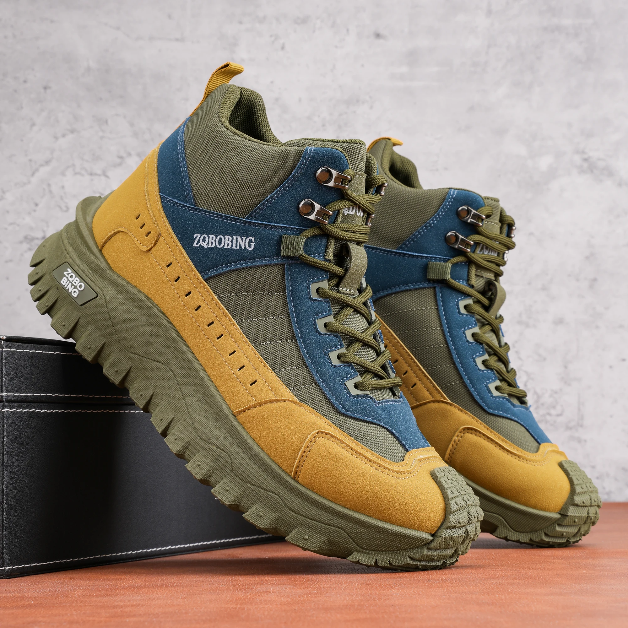 Neue Herbst- und Winter-High-Top-Outdoor-Wanderschuhe für Herren, Größen 39-48, dickbesohlte, rutschfeste, verschleißfeste Arbeitsschuhe, Farbblockierung, vielseitig, trendig, höhenvergrößernde Herren-Sportschuhe – Detail 2
