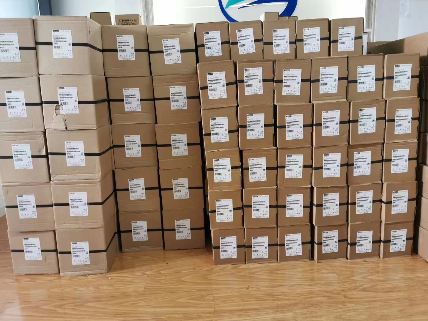 3RW4027-1BB04 سيريوس لينة كاتب S2 45 A، 22 KW/400 V 24 V AC / DC برغي محطة الثرمستور حماية المحرك