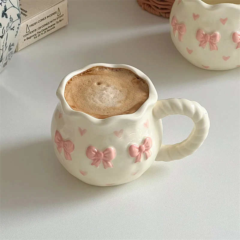 Taza blanca crema engrosada, taza de cerámica con bonito lazo de dibujos animados con asa, taza de leche, taza de café, tazas de agua universales simples y modernas