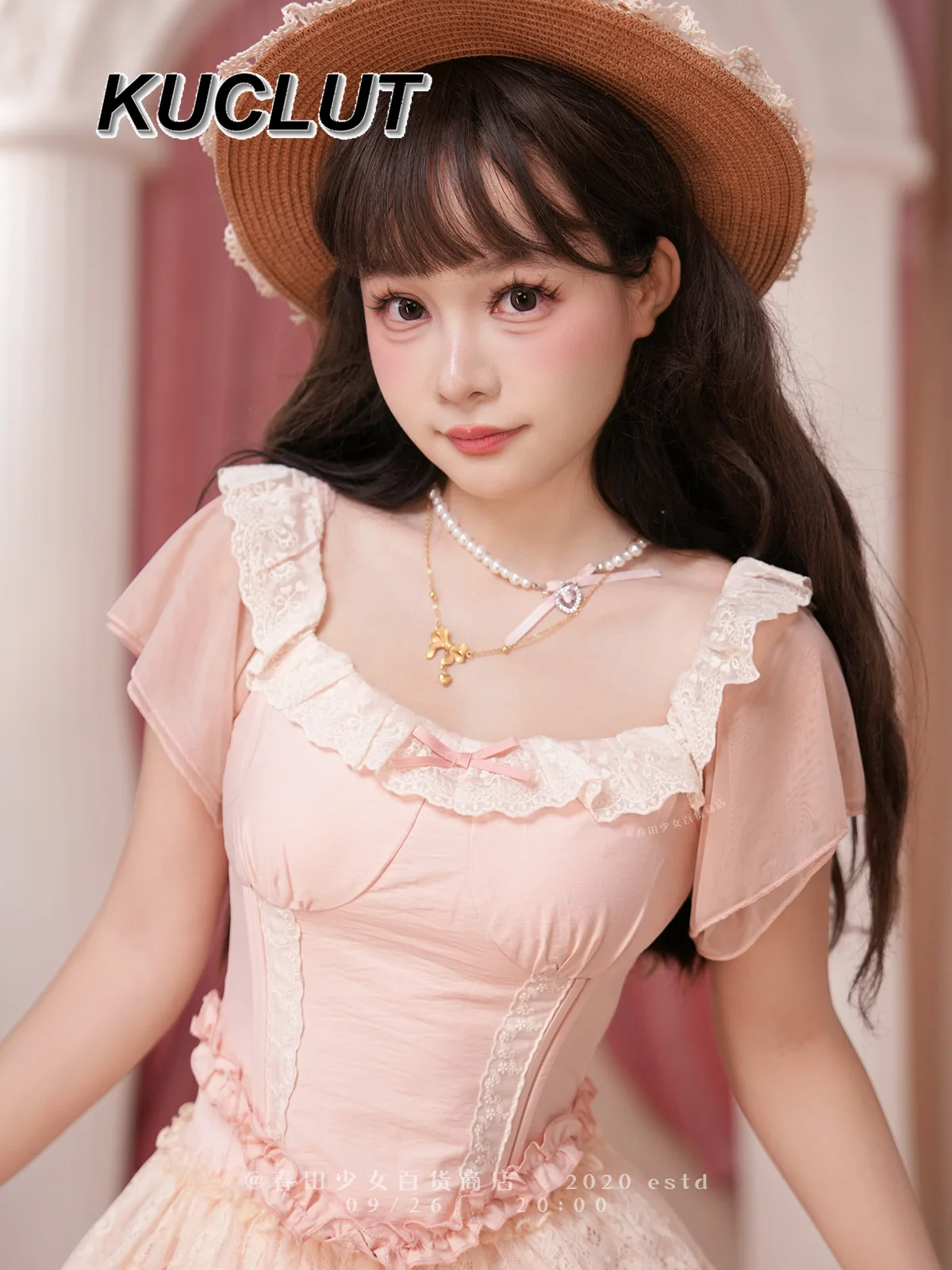 

Spring Girl Lace Fishbone Bra Strap Tops for Women Summer Slim French Style Sweet Lace Trim Short Sleeve T-Shirt for Lady