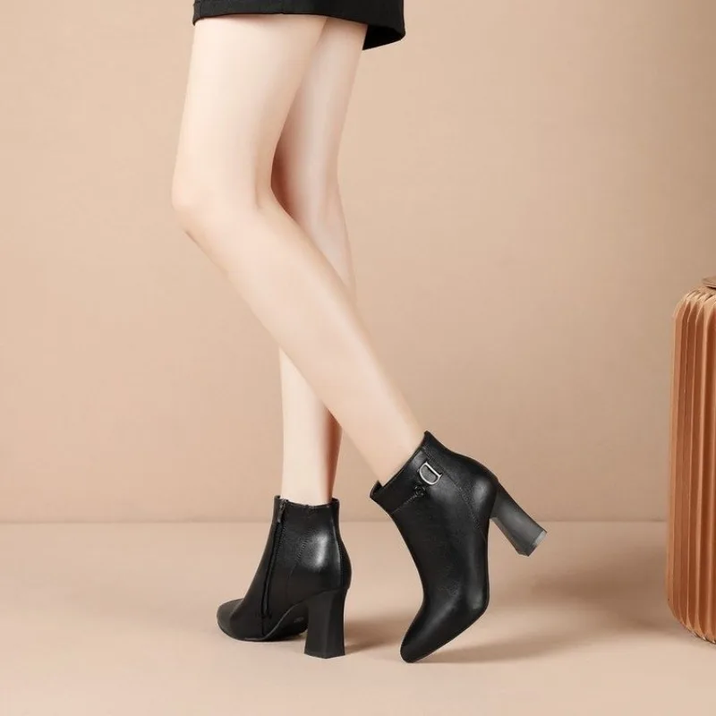 New Heeled Boots for Women\'s Block Heel, Pointed-toe Single  Boots and Short Pile Women Shoes