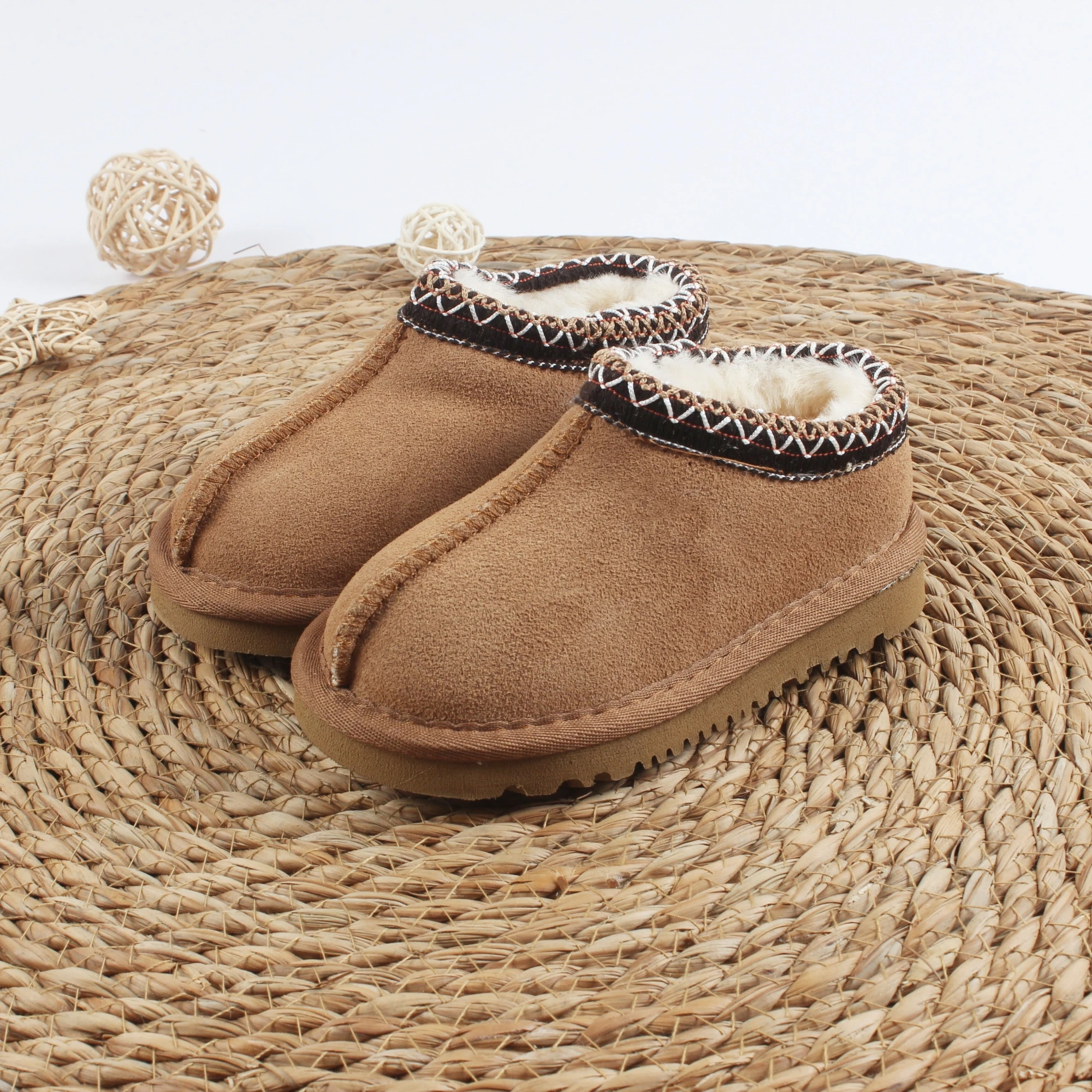Botas de nieve de piel de vaca auténtica para niños, zapatillas de algodón suaves y cálidas para bebés, botas de ante de piel para niños y niñas, botas cortas de princesa para niños pequeños