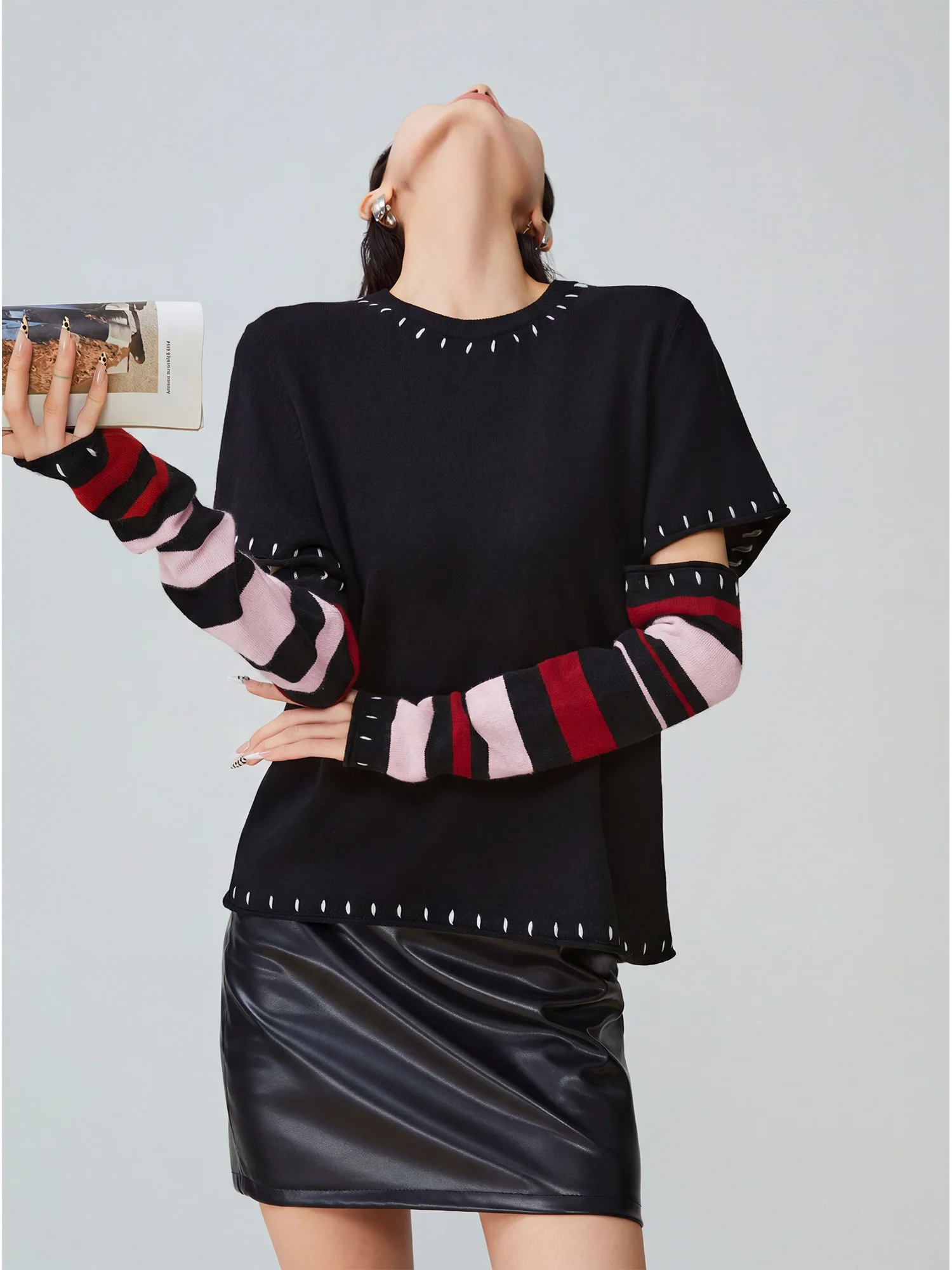 

Женский тонкий трикотажный свитер с круглым вырезом, в полоску, с цветными вставками, свободного кроя, из полиэстера, новая весенняя модель, повседневный стиль