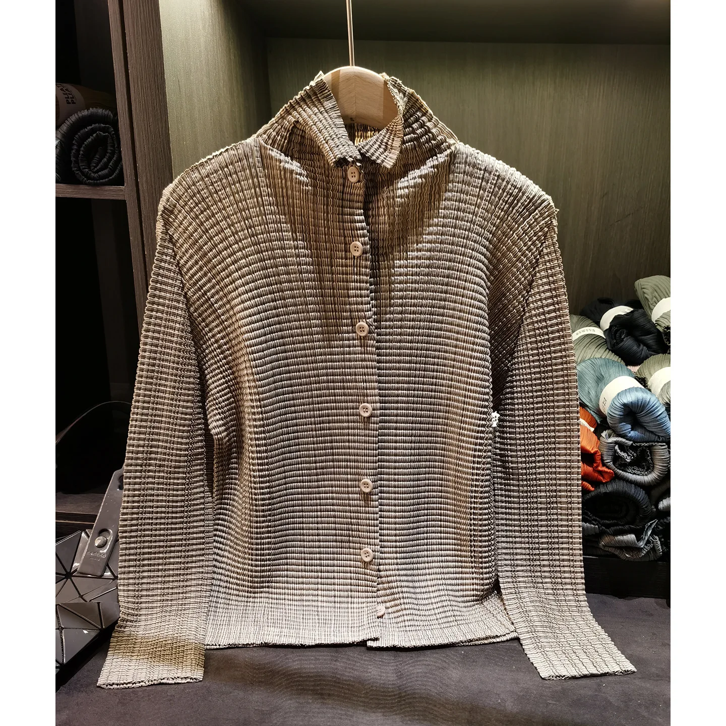 

Высококачественная плиссированная женская рубашка, простая однотонная легкая куртка в стиле ретро, солнцезащитный женский кардиган