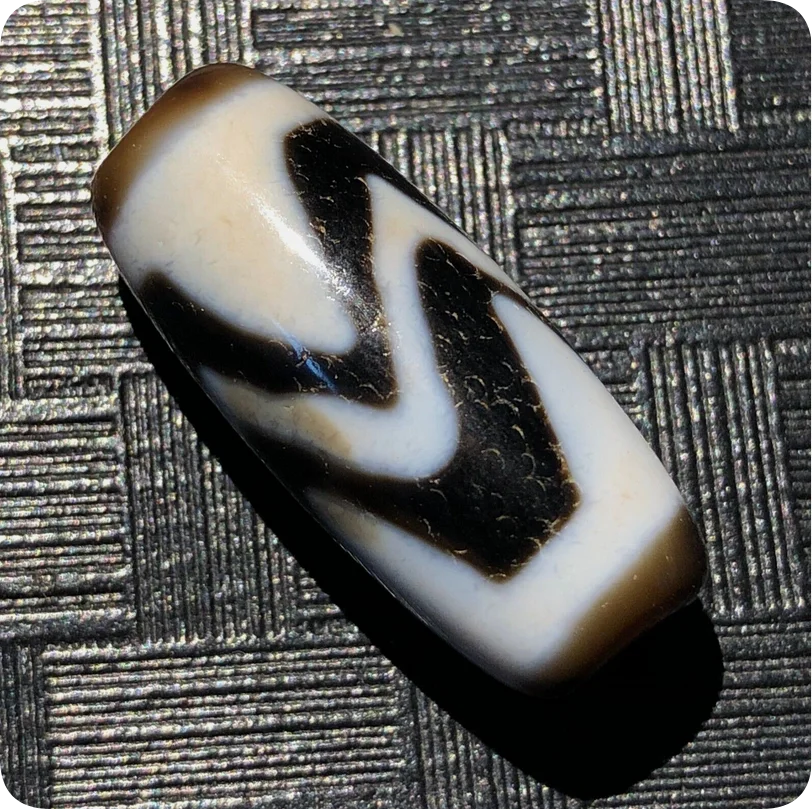 Magic Tibetan Agate Double Tiger teeth cinnabar Totem dZi Bead