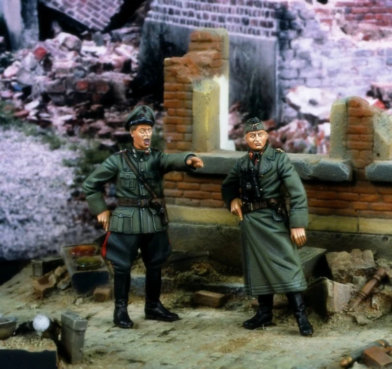 

1/35 model kit resin kit Command in the Ruins 67