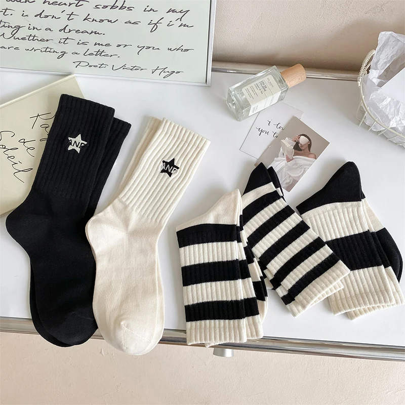 1Pair Women's Black And White Striped Socks Minimalist Style Embroidered Pentagram Women's Sports Socks Cotton Socks