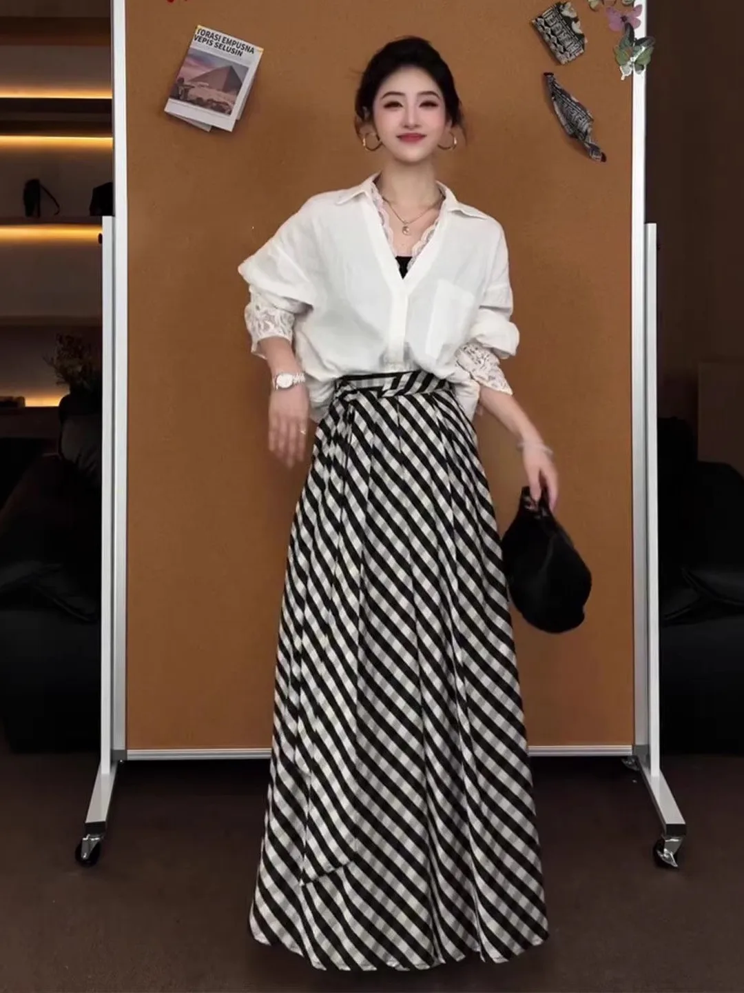 

Spring Fashion plus Size Women's Lace Shirt Top Plaid Skirt Set Casual Style High Waist V-Neck Button Closure Polyester