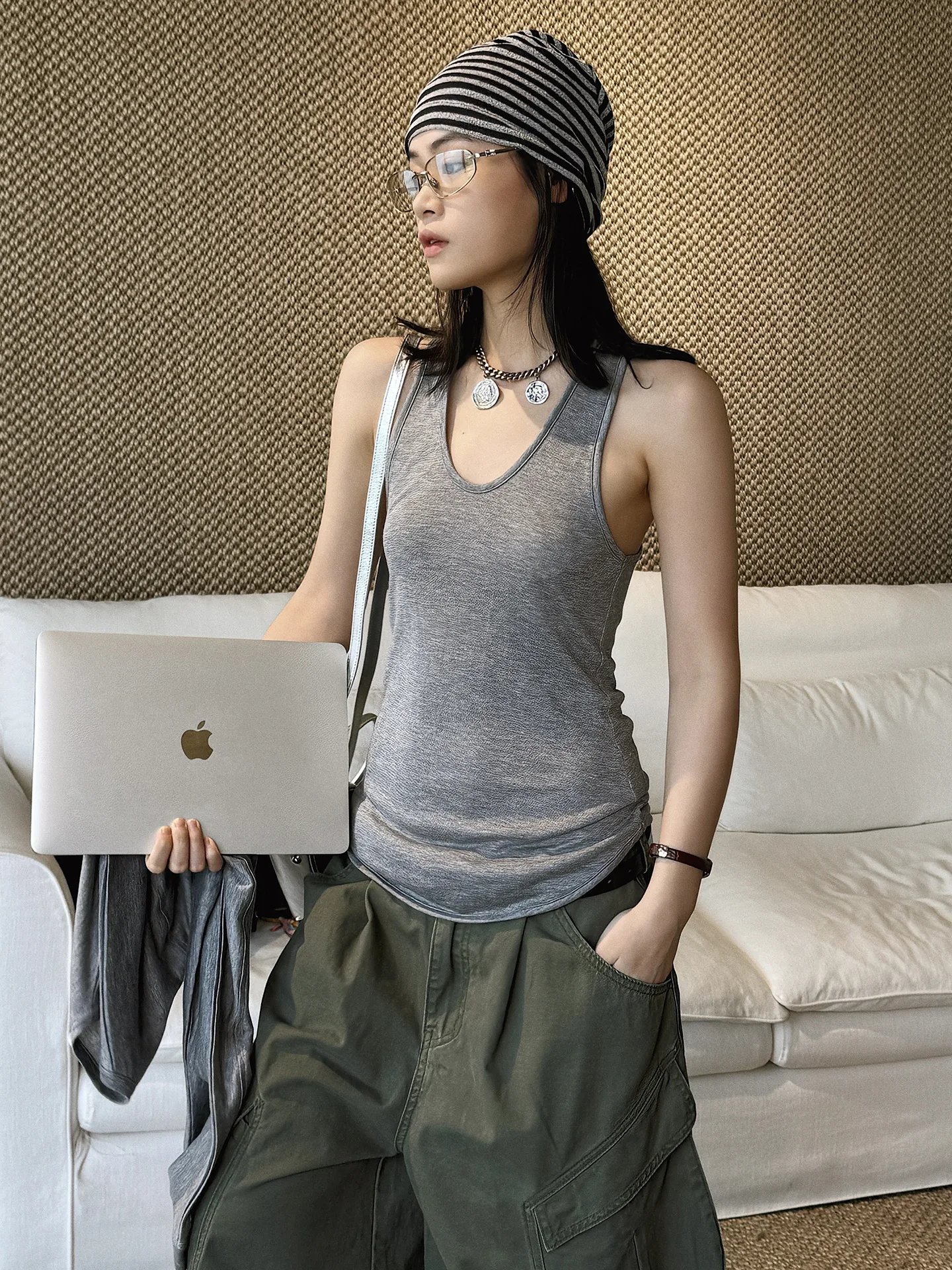 Summer new Parisian style V-neck irregular hem vest slim fit sleeveless fresh top for women