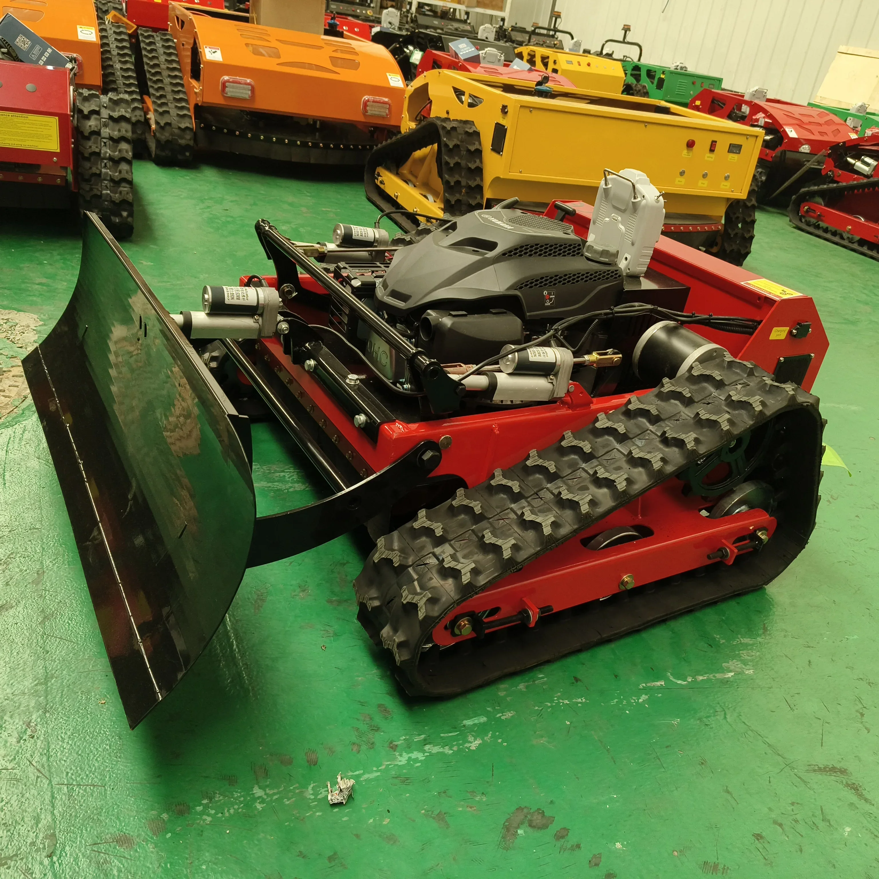 2025 China Hot Sale HT550 Mini Robot Lawn Mower Remote Control Crawler Lawn Mower With Snow Shovel Snow Blade Snow Blower