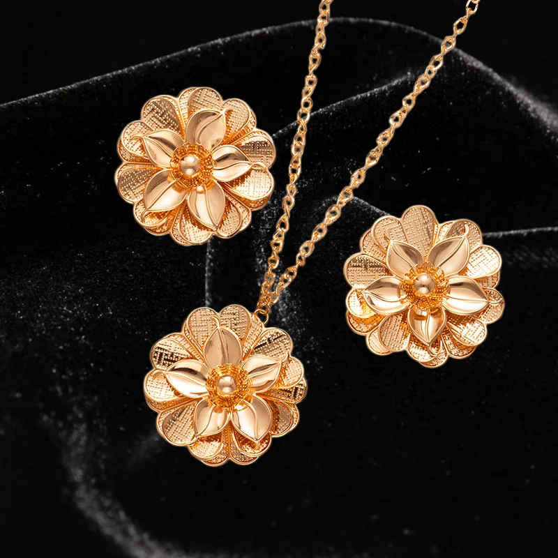Fashionable Gold Floral Earring Necklace Set for Women Light Luxury Unique Statement Sunflower Stud Earrings Collarbone Chain