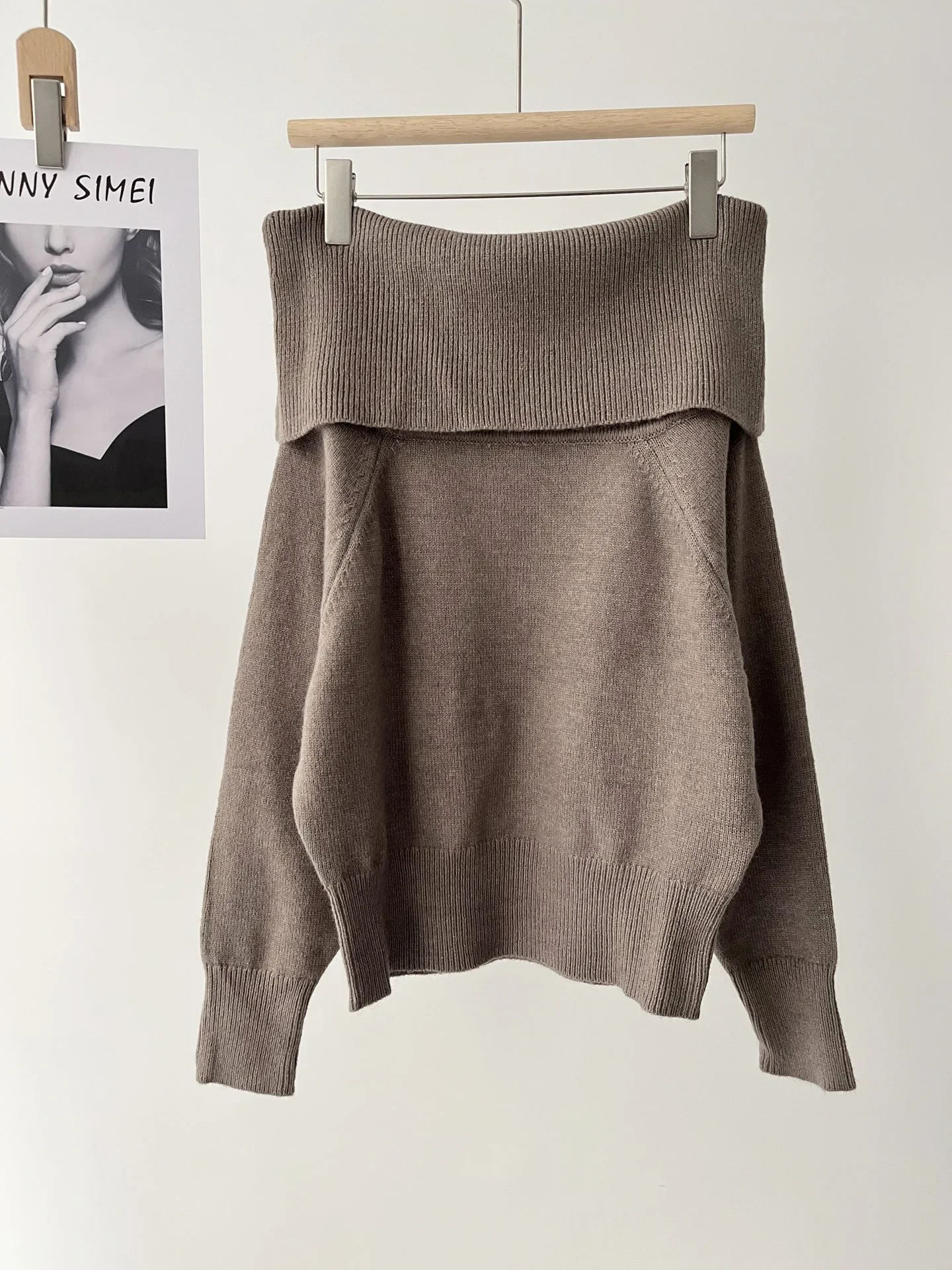 Women's autumn and winter sexy one-word shoulder knitted jumper sweater 16a