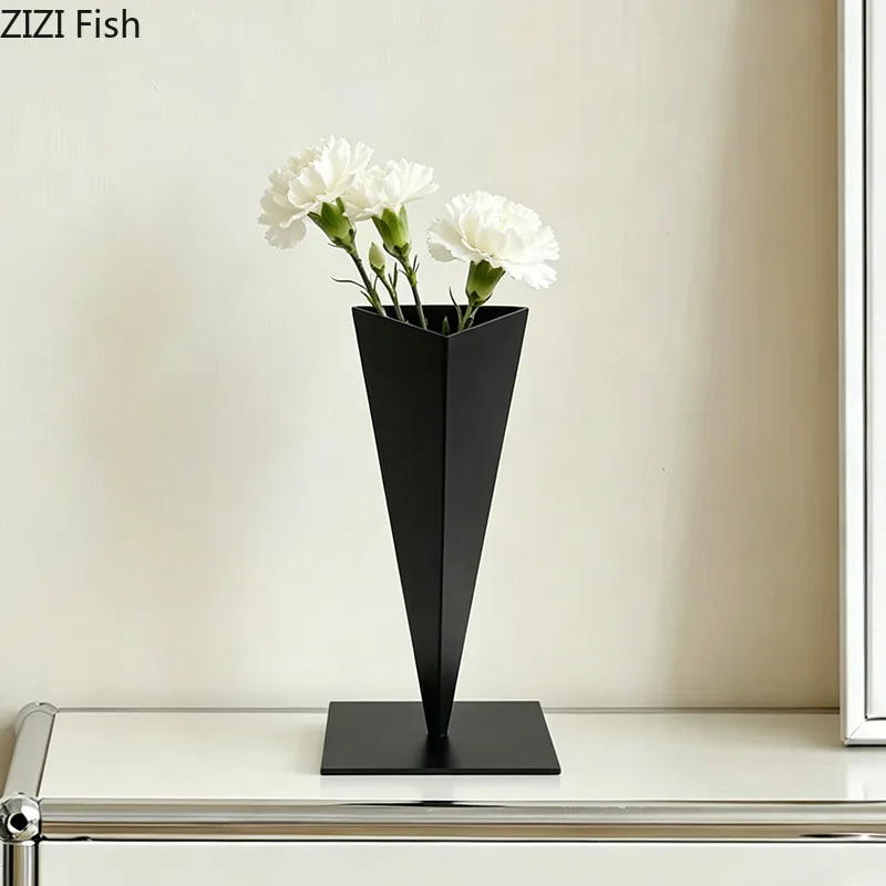 Triangular Wrought Iron Vase Ornament Flower Arrangement Flowers Vessel Dried Flower Vase Decorative Vases Room Aesthetic Decor