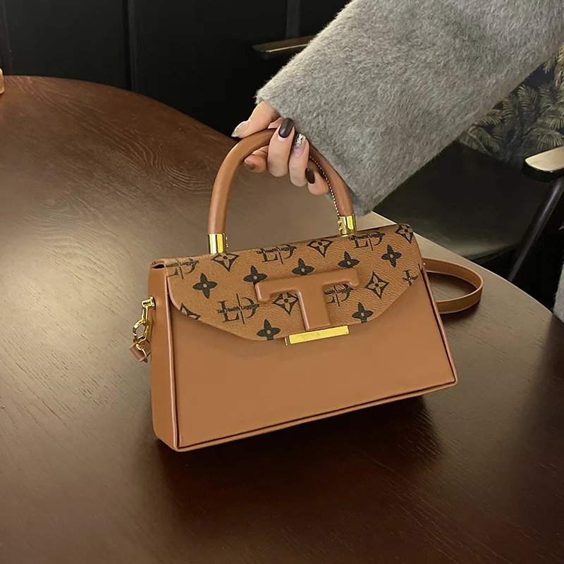 

New Commuter Fashion Portable Small Square Bag, Large-capacity Oblique Span Bag, Retro Texture Old Flower Women's Bag