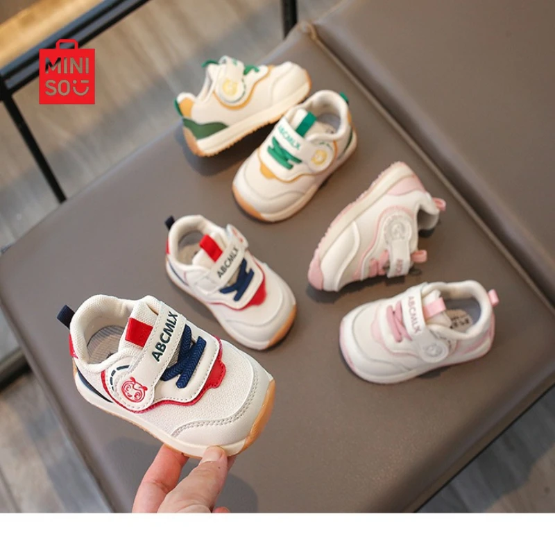 أحذية رياضية للأطفال من Miniso 2025 من عمر 0 إلى 3 سنوات، نعل ناعم من الجلد غير قابل للانزلاق أحذية كاجوال للجنسين للرضع والأطفال الصغار #5
