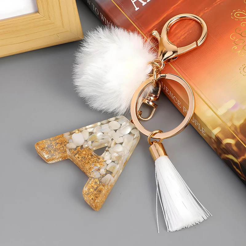 Chaveiro feminino com iniciais de resina criativa, bola de pele com franja branca, pingente de letra A-Z, decoração de bolsa, chaveiro de carro, joia, presente