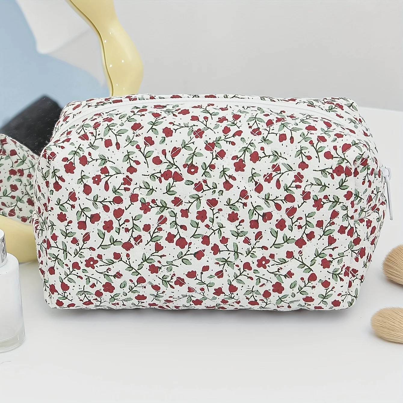 Quilted Makeup Bag Floral Cosmetic Bag Puffy Coquette Makeup pouch Aesthetic Cute Travel Toiletry Bag Organizer