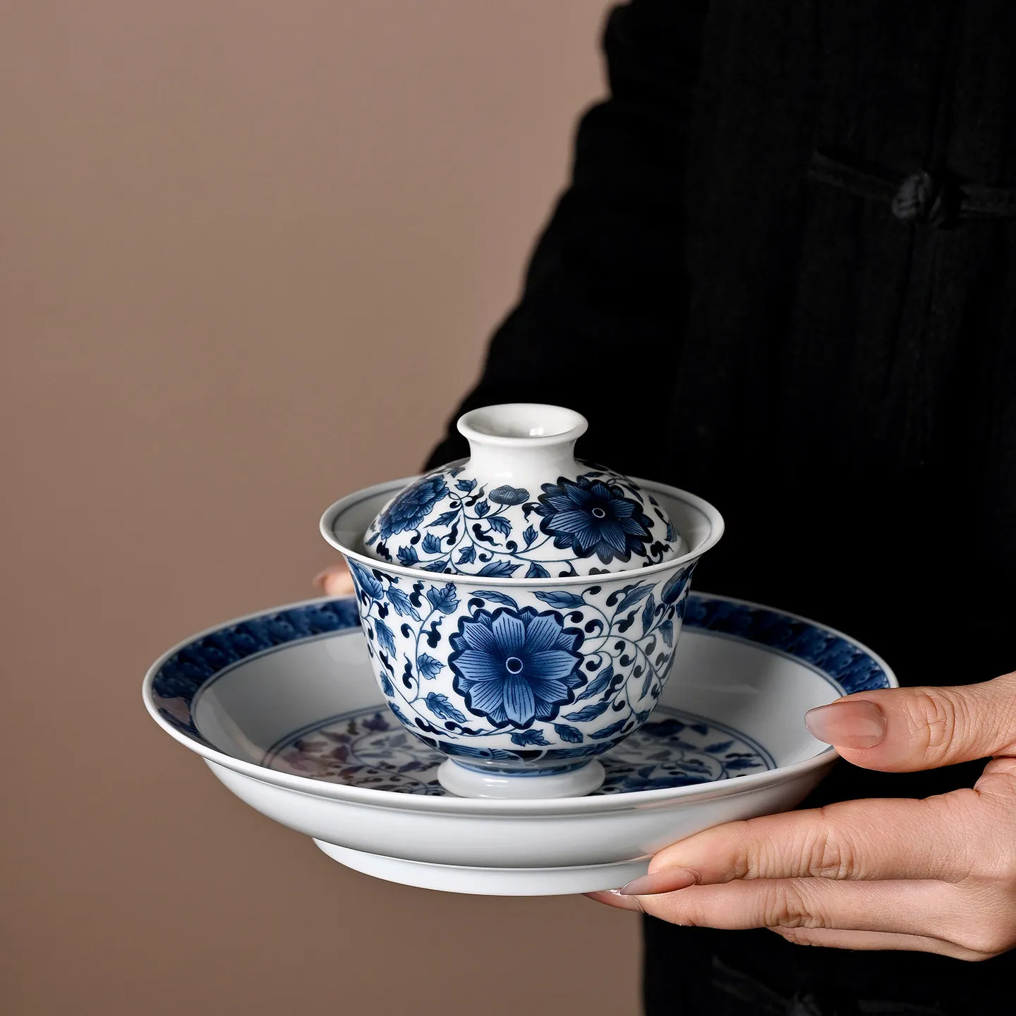 High-End Jingdezhen Retro Blue and White Interlock Branch Two Tureen Not Hot Tea Brewing Bowl Household Ceramic Cup