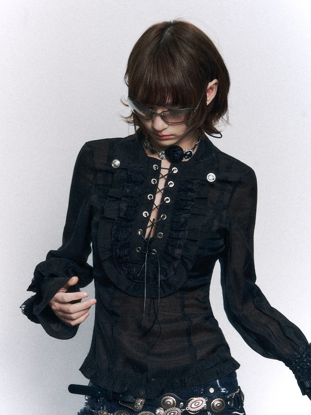 

Retro Sle Long Sve irt Women's Slim Fit Lace Trim Bell Cuff Button Detail Garden Lost Millennium Tie Waist Design
