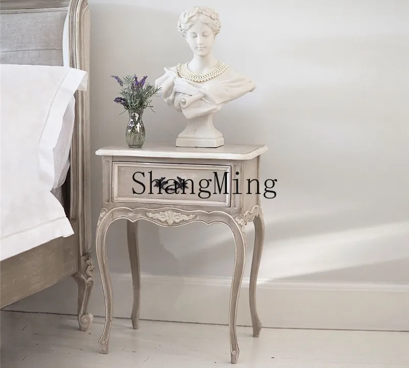 

Прикроватная тумбочка CL премиум-класса в стиле ретро из массива дерева с резьбой в виде цветов, для спальни или виллы, с выдвижным ящиком