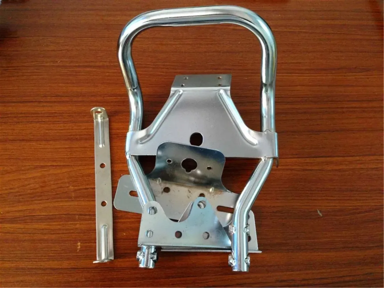 

Комплект для установки на мотоцикл: задние полки/держатели для багажа (после установки на заднюю часть мотоцикла)